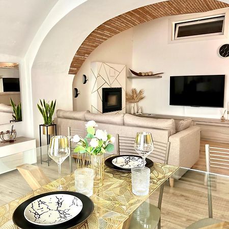 L'Arco Sul Lago • Gold Apartment Castro  Eksteriør billede