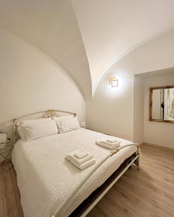 L'Arco Sul Lago • Gold Apartment Castro  Eksteriør billede