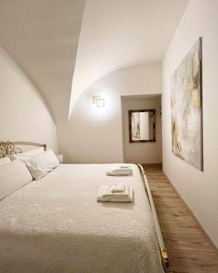 L'Arco Sul Lago • Gold Apartment Castro  Eksteriør billede