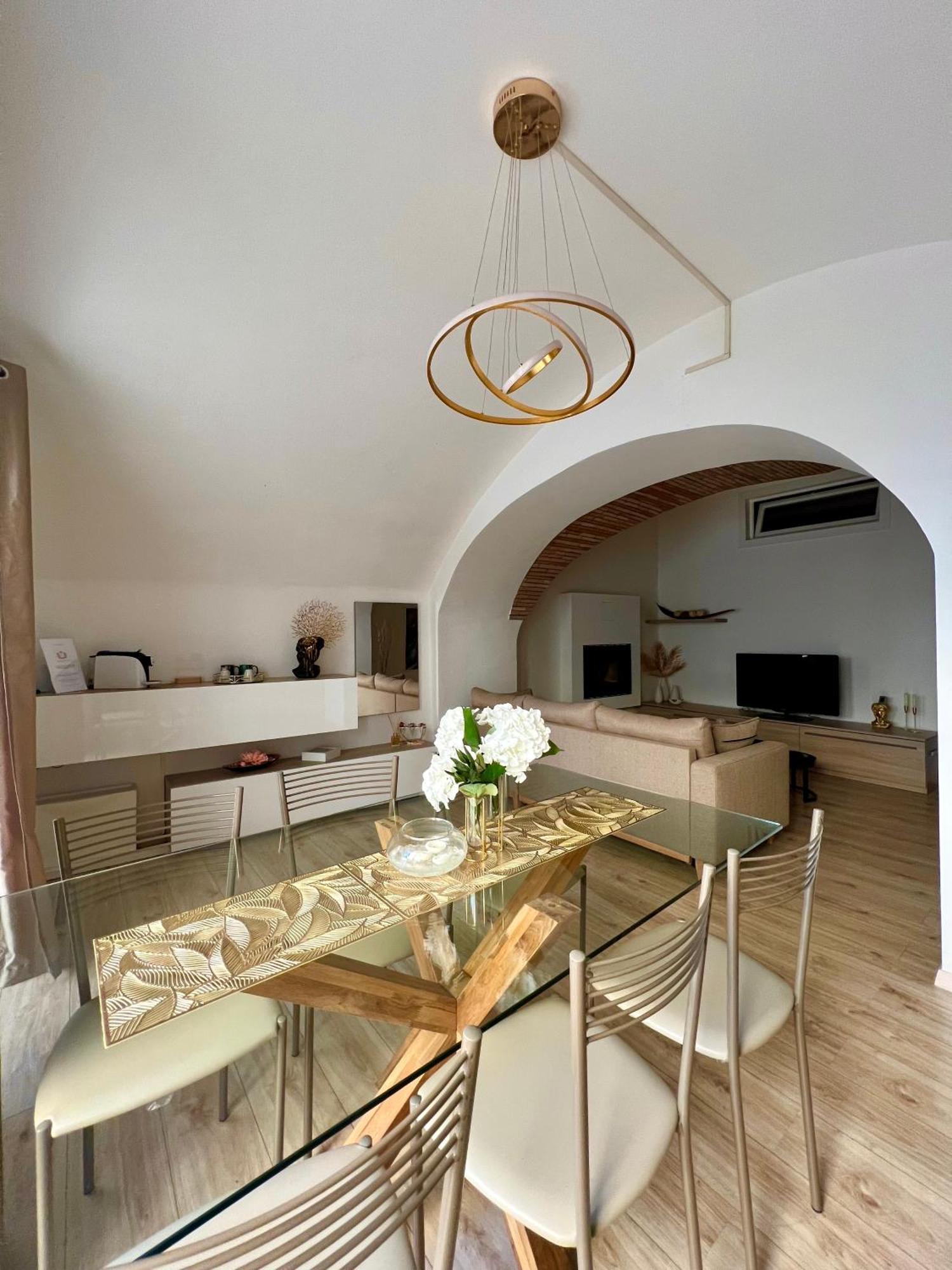 L'Arco Sul Lago • Gold Apartment Castro  Eksteriør billede