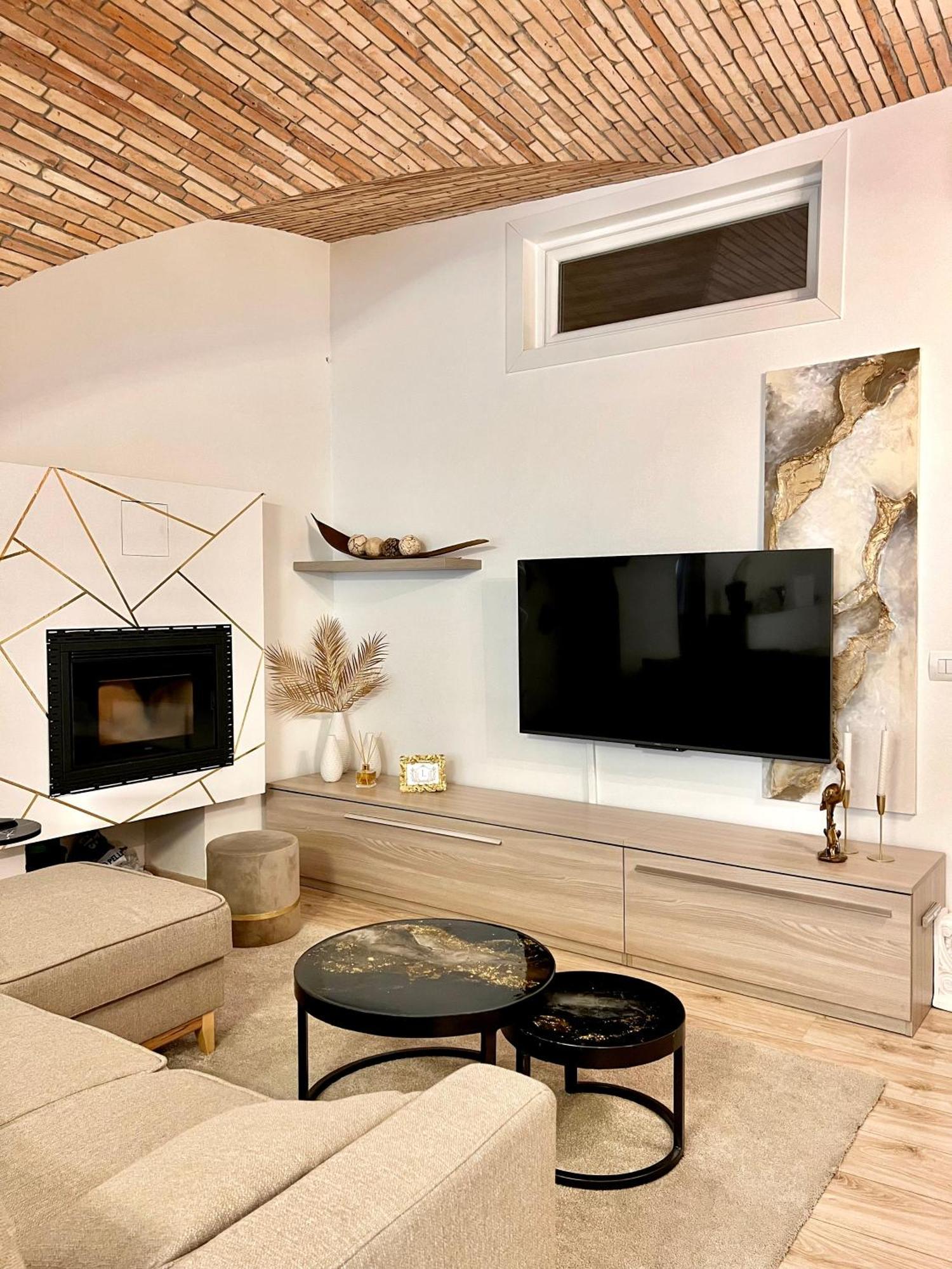 L'Arco Sul Lago • Gold Apartment Castro  Eksteriør billede