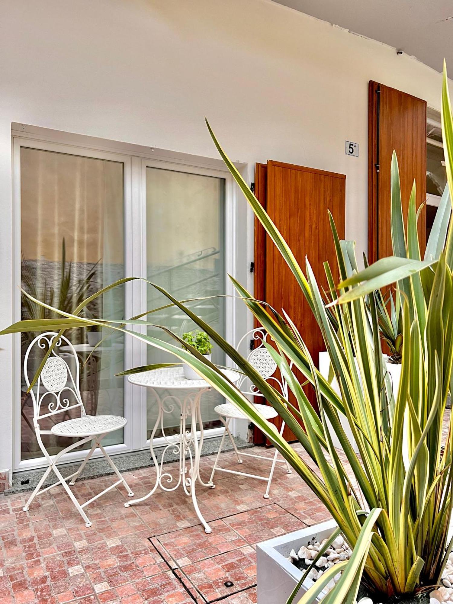 L'Arco Sul Lago • Gold Apartment Castro  Eksteriør billede