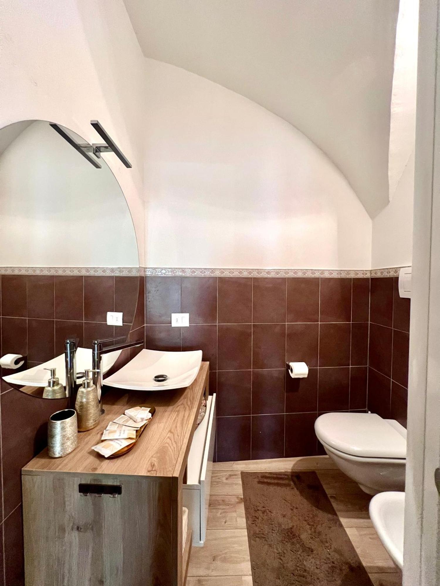 L'Arco Sul Lago • Gold Apartment Castro  Eksteriør billede
