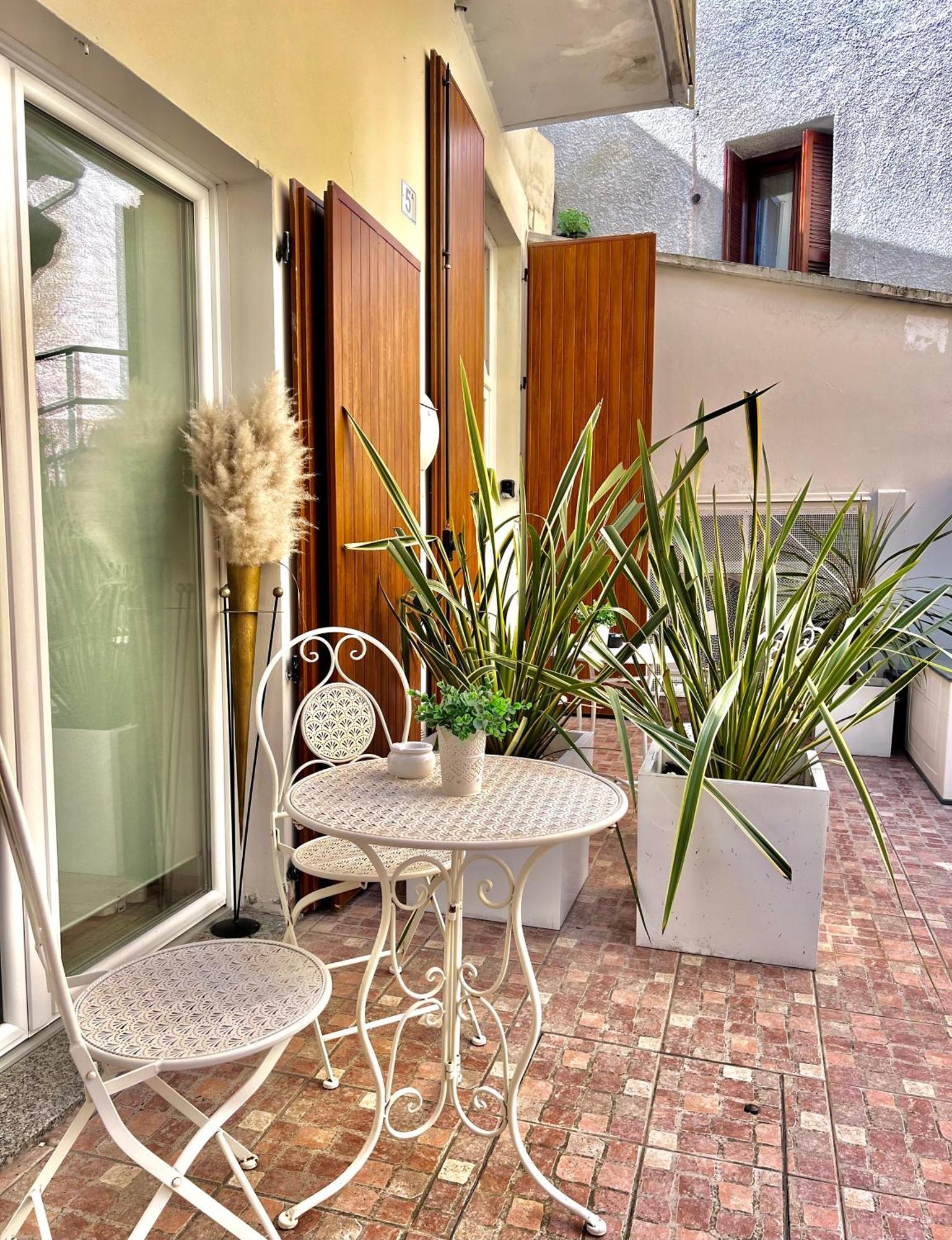 L'Arco Sul Lago • Gold Apartment Castro  Eksteriør billede